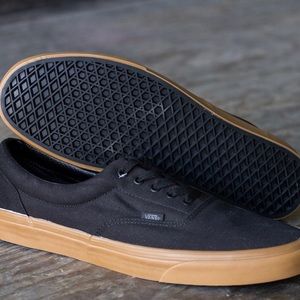 Vans era black gum with black sole size 11